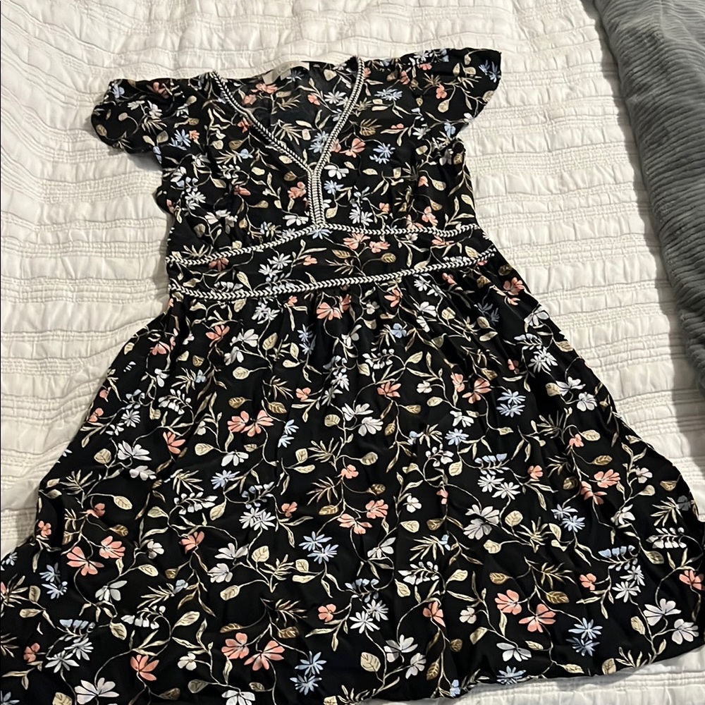 Floral Black Dress with Short Sleeves